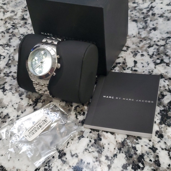 MARC BY MARC JACOBS WATCH - Picture 3 of 8